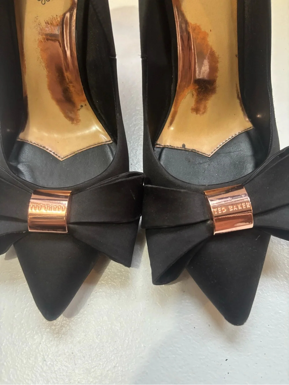 Ted Baker London Black Satin Bow Pumps Heels Rose Gold Pointed Toe 39.5